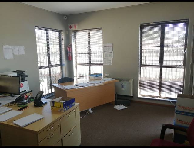 637M² OFFICE FOR SALE IN PINETOWN CENTRAL